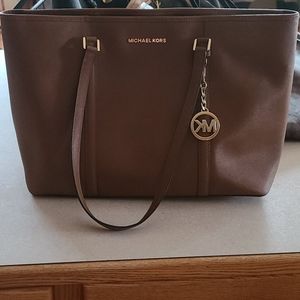 Michael kors tote